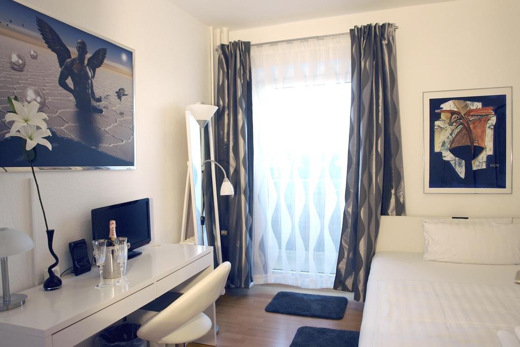 Bananas Hotel And Guesthouse Berlin Berlijn