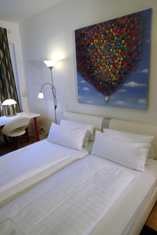 Bananas Hotel And Guesthouse Berlin Berlijn